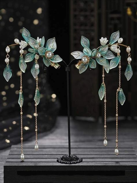 2pcs Faux Pearl & Flower Decor Hair Clip | SHEIN USA Hobbit Clothes, Ivy Jewelry, Chinese Headdress, Green Hair Accessories, Ethereal Jewelry, Fairy Accessories, Hair Clips For Women, Green Accessories, Fairy Clothes