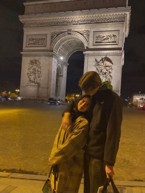 Love In Paris Aesthetic, Couple In Paris Aesthetic, Aesthetic Miraculous Ladybug, Paris With Boyfriend, Adrien Agreste Aesthetic, Paris Romance Aesthetic, Miraculous Ladybug Ladynoir, Lovers In Paris, Aesthetic Miraculous