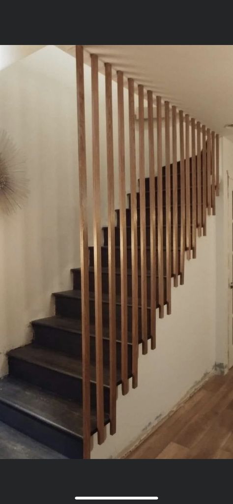 Staircase Screen, White Oak Staircase, Oak Slat Wall, Wooden Staircase Railing, Screen Installation, Oak Staircase, Staircase Interior Design, Timber Stair, Open Trap