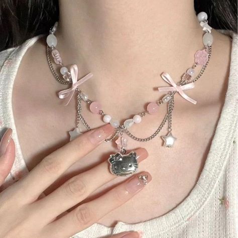 Harajuku Kawaii Aesthetic Hello Kitty Baby Pink Pearl Chain Necklace Cute Jewelry Aesthetic, Pearl Necklace Ideas, Hello Kitty Necklace, Kawaii Necklace, Kitty Necklace, Hello Kitty Bow, Hello Kitty Baby, Cute Jewellery, Popular Necklaces