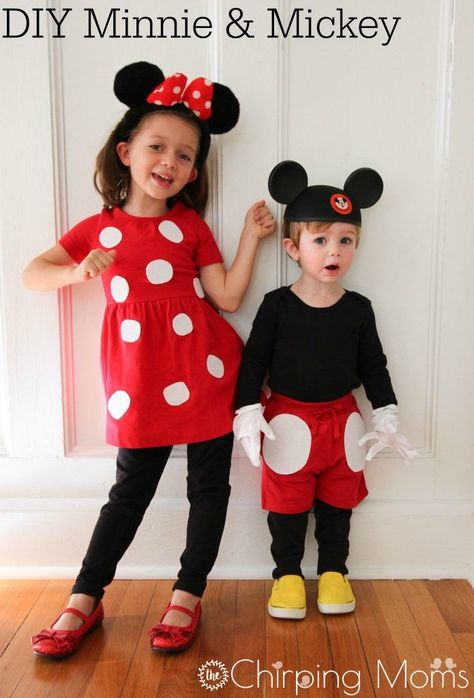 DIY Minnie & Mickey Mouse Costume || The Chirping Moms Minnie Mouse Kostüm, Minnie Mouse Diy, Minnie Costume, Diy Baby Costumes, Mickey Und Minnie, Mouse Diy, Mickey Shoes, Unicorn Diy, Mickey Mouse Costume