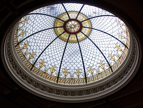 Stain Glass Ceiling, Glass Ceiling Design, False Ceiling Design For Hall, Glass Dome Ceiling, Ceiling Design For Hall, Finish Basement Ceiling, Simple False Ceiling, Stained Glass Dome, Domed Ceiling