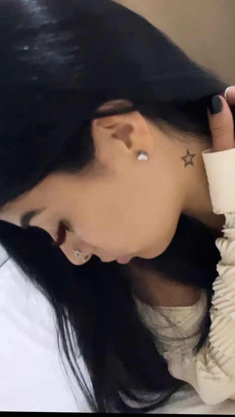 Neck Area Tattoo, Small Neck Tattoos Black Woman, Star Neck Tattoos For Women, Star Tattoos Neck, Baddie Tats Neck, Cute Small Neck Tattoos, Neck Tatoos Woman, Neck Star Tattoo, Side Of The Neck Tattoos