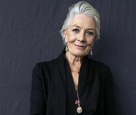 Vanessa Redgrave Style, Minerva Mcgonagall, Vanessa Redgrave, Beautiful Gray Hair, Ageless Beauty, Over 50 Womens Fashion, Meryl Streep, Aging Beautifully, Aging Gracefully