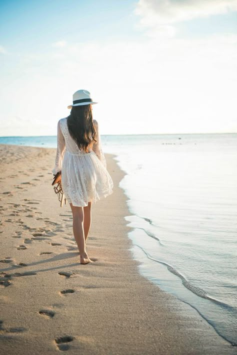 Strand Shoot, Footprints In The Sand, Walking On The Beach, 사진 촬영 포즈, Pose Fotografi, Beach Photography Poses, Beach Portraits, Beach Shoot, Foto Poses