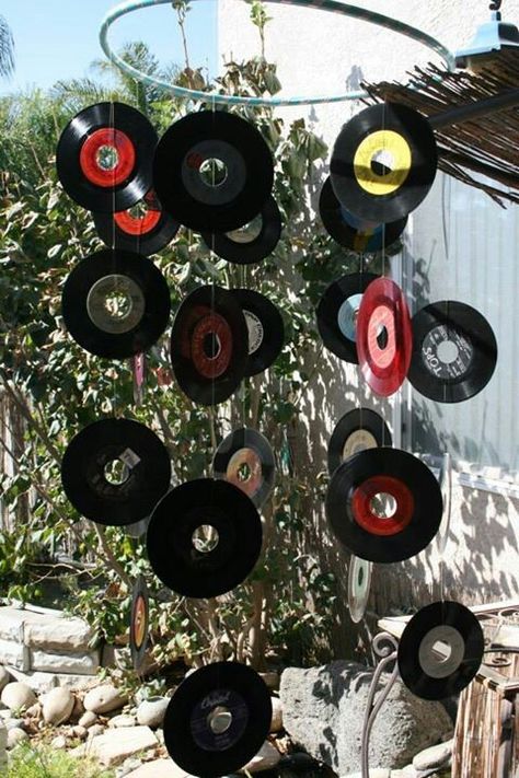 Hanging record decoration Hanging Records, 70s Aesthetic Hippie, Record Decorations, 10th Anniversary Party, Mountain Nursery, Disco Theme, Vinyl Roofing, School Of Rock, Ceiling Hanging