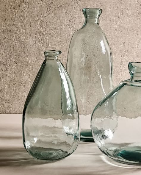 Recycled Decor, Recycled Glass Vases, Glass Bottles Decoration, Still Life Photos, Sopot, Chihuly, Still Life Art, Bottle Vase, Glass Vases