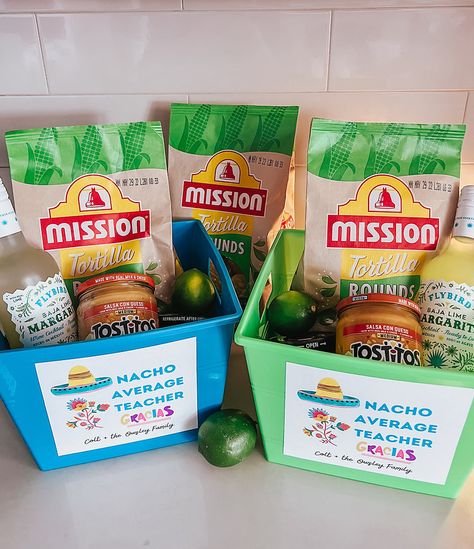 Fiesta Worthy: Nacho Average Teacher Gift Basket Ideas Marketing Baskets, Teacher Gift Basket Ideas, Teacher Gift Basket, Nacho Average Teacher, Teacher Gift Baskets, Raffle Baskets, Taco Night, Baby Gift Basket, Market Baskets