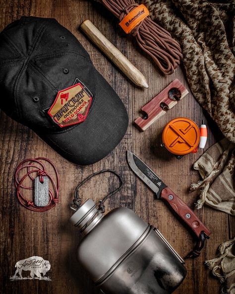 Wazoo Survival Cache Cap Survival Cache, Diy Survival, Bushcraft Kit, Outdoor Survival Kit, Survival Items, Wild Edibles, Outdoor Survival, Survival Kit, Survival Gear