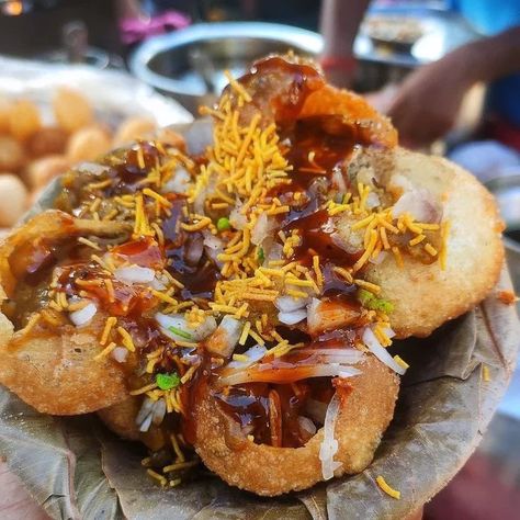 Eat like Ronald Weasley ❤️ #streetfood #food #samosa #samosachaat #panipuri #indianfood #tastyfood #tasty Pani Puri Aesthetic, Indian Fast Food, Amazing Food Photography, Ronald Weasley, Pani Puri, Soul Food Dinner, Foreign Food, Vegetarian Fast Food, Vegetarian Snacks Recipes