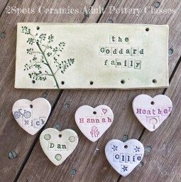 Family Clay Ideas, Ceramics Diy, Winchester Hampshire, Ceramic Bead Jewelry, Family Plaque, House Plaques, Pottery Handbuilding, Handmade Gift Tags, Ceramic Figures