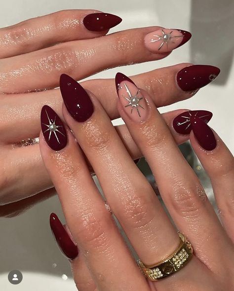 Oxblood Nail Designs, Burgundy Nails Prom, Ruby Red Nails Designs, Crimson Nail Designs, Goth Red Nails, Almond Nails Designs Red, Maroon Almond Nails, Grunge Nails Ideas, Sammi Jefcoate Nails