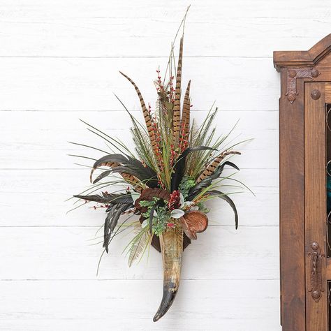 Gus Horn Wall Sconce Cow Horns Decor, Southwest Boho Decor, Horn Ideas, Southwest Interior Design, Bedding Western, Western Lodge, Western Centerpieces, Rustic Flower Arrangements, Western Wreaths