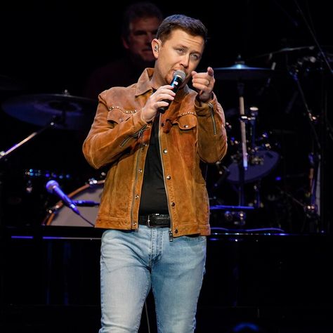 'Is she OK?': Scotty McCreery stops show after seeing man hit woman in crowd — USA TODAY Scotty Mccreery, People Brand, State Fair, Country Western, A Lady, Usa Today, Famous People, A Man, Colorado