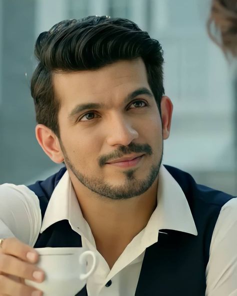 Gothic Pictures, Arjun Bijlani, Cute Love Cartoons, Cute Love Pictures, Birthday Girl, Cute Love, Girl Birthday, Actresses, Actors