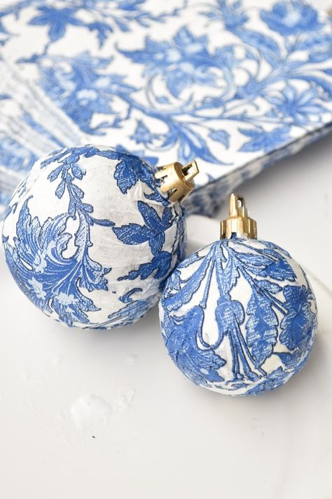 DIY Dollar Store Blue & White Chinoiserie Ornaments - Monica Wants It Diy Chinoiserie, Diy Tree Ornaments, Chinoiserie Ornaments, Blue White Christmas, Silver Christmas Ornaments, Blue And White Christmas, Chinoiserie Christmas, Blue Christmas Decor, Diy Christmas Ornaments Easy