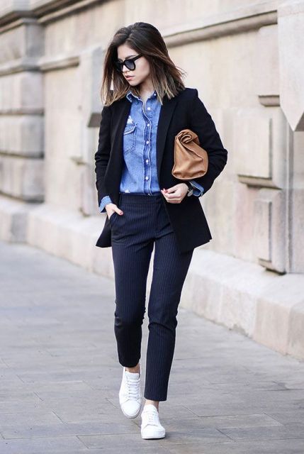 With denim shirt and white sneakers - Styleoholic Blue Trousers Outfit, Sneakers Outfit Work, Womens Fashion Casual College, Womens Fashion Casual Chic, Outfit Work, Wear To Work Dress, Blazer Outfit, Outfit Trends, Black Women Fashion