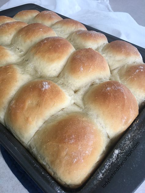 Overnight Refrigerator Rolls. These easy to make light and airy dinner rolls come in two sizes (scroll down to see how to make large and small overnight re Overnight Buns, Refrigerator Rolls Recipe, Overnight Rolls, Refrigerator Rolls, Pizza Bases, Rolls Recipe Easy, Dinner Rolls Easy, Yeast Rolls Recipe, No Yeast Dinner Rolls