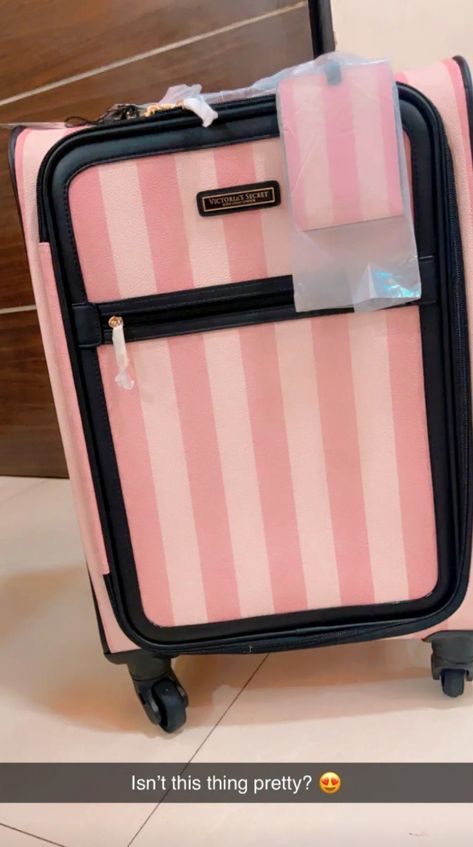 Victoria Secret Suitcase, Cute Clothing Stores, Pink Lifestyle, Victoria Secret Outfits, Ethereal Aesthetic, Handbag Essentials, Pink Girly Things, Winter Girls, Birthday List