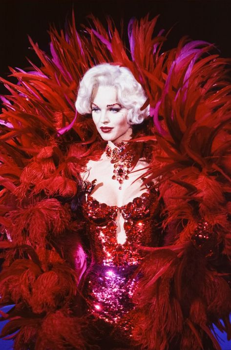 Mugler 90s, Burlesque Vintage, Burlesque Outfit, Vintage Haute Couture, Haute Couture Looks, Eva Herzigova, Vintage Burlesque, 90s Runway Fashion, Couture Looks