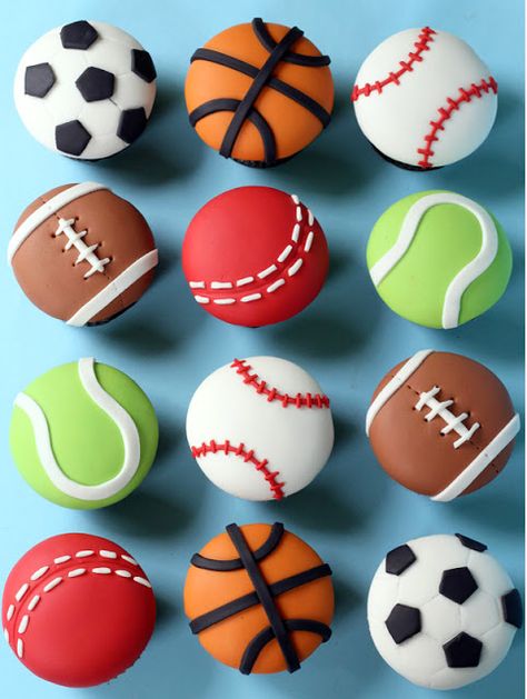 11 Epic Sports Party Recipes - CandyStore.com Sport Cupcakes, Cupcakes Design, Decorated Cupcakes, Mini Torte, Sports Birthday Party, Sport Cakes, Cupcakes Decorados, Creative Cupcakes, Cupcake Designs