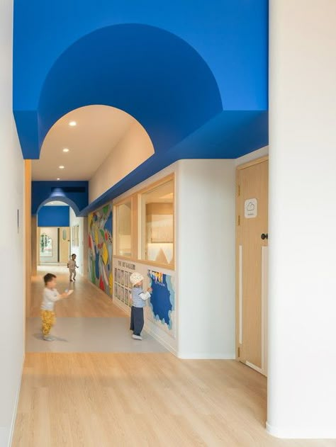 BeneBaby International Academy / VMDPE Design | ArchDaily School Bag Storage, Day Care Centre, Kindergarten Interior, Small Castles, Classroom Idea, Kindergarten Design, School Interior, Architecture Magazines, Inclusive Design