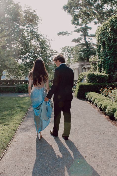 prom photos aesthetic couple goals prom goals vsco No Face Prom Pics, Booktok Aesthetic, Prom Pics, Prom Couples, Selfie Inspo, Face Pictures, No Face, Prom Pictures, Prom Night