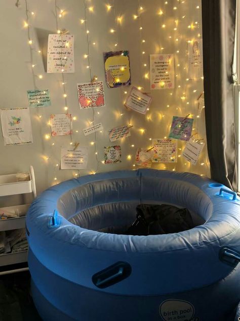 Homebirth Setup, Home Birth Decorations, Home Birth Set Up Ideas, Home Birth Room Set Up, Homebirth Space, Birth Pool Set Up, Birth Space Ideas, Home Birth Set Up, Home Birth Set Up Lights