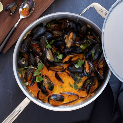 Coconut Curry Mussels, Mussels Recipes, Mussel Recipes, Curry Mussels, Mussels Recipe, Shell Fish, Red Curry Paste, Coconut Curry, Curry Paste