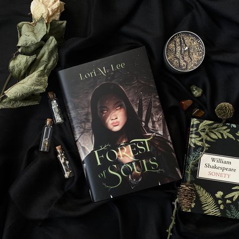 Fairyloot edition fantasy book booktok bookstagram dark academie light academia reading aesthetic Dark Bookstagram Aesthetic, Academia Reading Aesthetic, Light Academia Reading, Fantasy Bookstagram, Bookstagram Aesthetic, Dark Books, Bookstagram Inspiration, Reading Aesthetic, Book Instagram