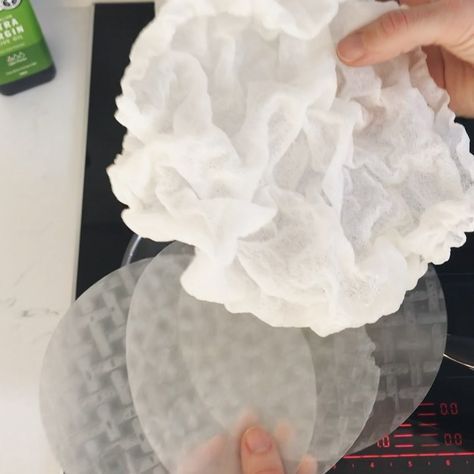 Yes! You can deep fry rice paper to make rice paper puffs - perfect as a side to curries. Fry Rice Paper, Vietnamese Rice Paper Rolls, Rice Paper Recipes, Recipe Paper, Rice Paper Rolls, Wafer Paper Flowers, Wafer Paper Cake, Decorating Videos, Cook Recipes