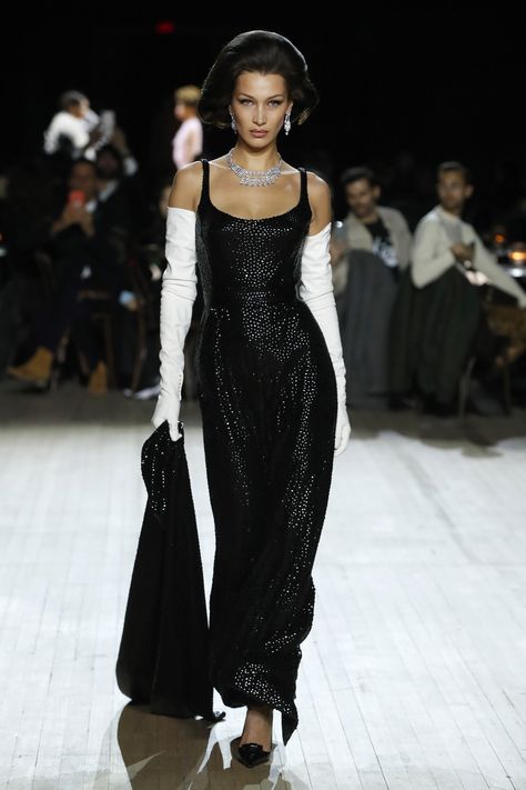 Chanel Night Dress, Award Show Dresses, Gala Outfit, High Fashion Dresses, 2020 Runway, Exquisite Gowns, Designer Evening Gowns, Iconic Dresses, Jackie O