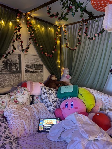 Comfy Messy Bed, Big Comfy Bed With Lots Of Pillows, Aesthetic Bed With Plushies, Bed With A Lot Of Stuffed Animals, Cute Bed With Plushies, Room Full Of Plushies, Beds With Plushies, Plushie On Bed, Plushes On Bed