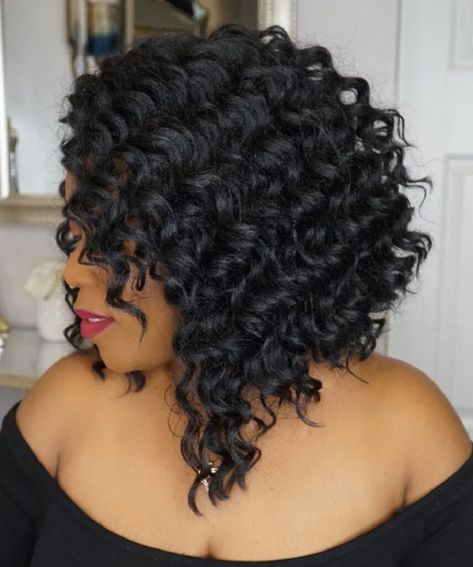 Braided Curly Bob, Short Wavy Crochet Bob, Box Braid Bob With Curls, Crotchet Curly Bob Hairstyles, Box Braid Bob With Curly Ends, Crochet Bob Braids, Wavy Crochet Hairstyles, Short Crochet Hairstyles For Black Women, Crochet Bob Hairstyles