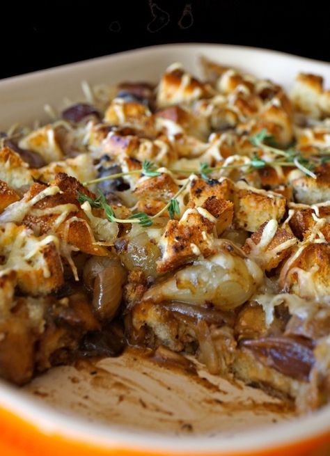 The perfectly toasted French bread, the melting Swiss cheese, the caramelized onions, and all of the hearty, warm flavors of beef, garlic and mushrooms -- they're all what make this one of the best comfort foods ever! #casserole #mushrooms #Frenchonion #Frenchonionsoup #breadcrumbs #swisscheese #pearlonions Mushroom Casserole, Weekend Meals, Onion Recipes, French Onion Soup, French Bread, Swiss Cheese, French Onion, Onion Soup, Casserole Recipe