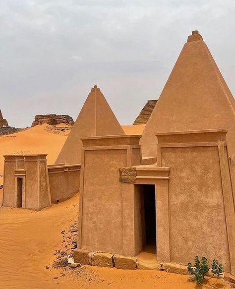 Lost Pyramids of Meroe, Sudan Sudan Desert, Sudan Pyramids, Meroe Sudan, Meroe Pyramids, Sudan Aesthetic, Sudanese Clothing, Sudanese Culture, African Architecture, African History