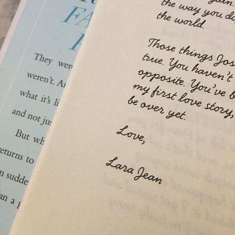 Lara Jean Covey, Romcom Books, First Love Story, Lara Jean, Jenny Han, Book Girl, I Love Books, Hopeless Romantic, The Boys