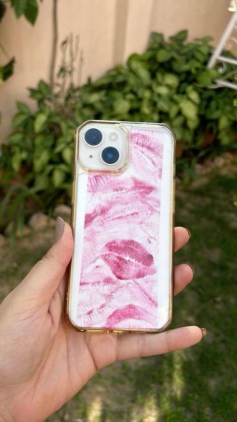 #phonecase #cover #pearl #diy #diycraft #craftbeer #craft #phonecover #love #fyp #handmade #craft #explore #diycrafts #reelitfeelit #reels #diyprojects #video #viral #craftbytulsi Pearl Diy, Video Viral, Diy Phone, Phone Covers, Craft Beer, Phone Cover, Diy Projects, Kiss, Phone Cases