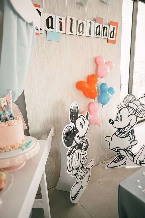 Lailaland | CatchMyParty.com Disney 2 Birthday Party, Vintage Minnie Birthday Party, Vintage Disney Party Ideas, Vintage Disneyland Party Decorations, Vintage Disney World Party, Vintage Mickey And Minnie Birthday Party, Vintage Disney World Birthday Party, Vintage Disneyland First Birthday, Disney World Themed Birthday Party For Boys