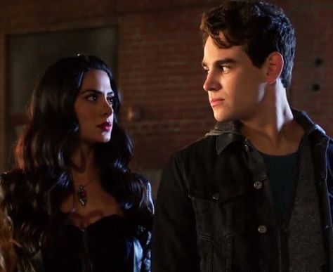 “Here's a photo of Sizzy to celebrate Emeraudes birthday #shadowhunters #theshadowhunterphenomenon #themortalinstruments #tmi #cassandraclare…” Shadow Hunters Tv Show, Izzy Lightwood, Alberto Rosende, Simon Lewis, Shadowhunters Tv Show, Tv Show Couples, Cassandra Clare Books, Isabelle Lightwood, Family Tv