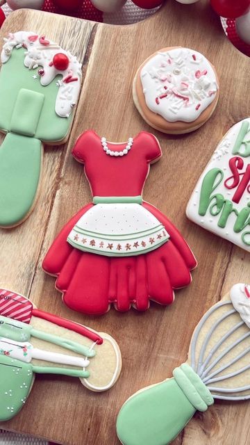 Vintage Christmas Baking, Dress Cookies Decorated, Little Black Dress Decorated Cookies, Christmas Truck Cookies Royal Icing, Christmas Cookies Decorated Mittens, Princess Dress Cookies Decorated, Christmas Present Decorated Cookies, Christmas Sugar Cookies Decorated, Cake Decorating Icing