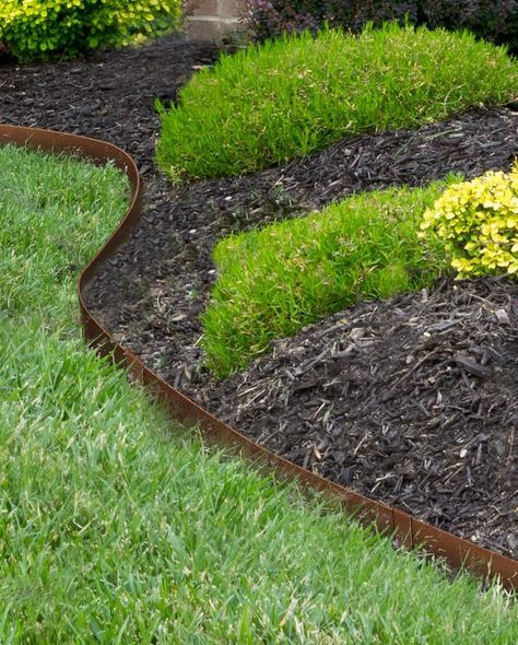 20 Best Garden Bed Edging Ideas - Garden Edging Inspo Landscape Edging Ideas, Mailbox Landscape, Metal Lawn Edging, Border Landscape, Garden Border Ideas, House Mailbox, Metal Garden Edging, Garden Edger, Edge Ideas