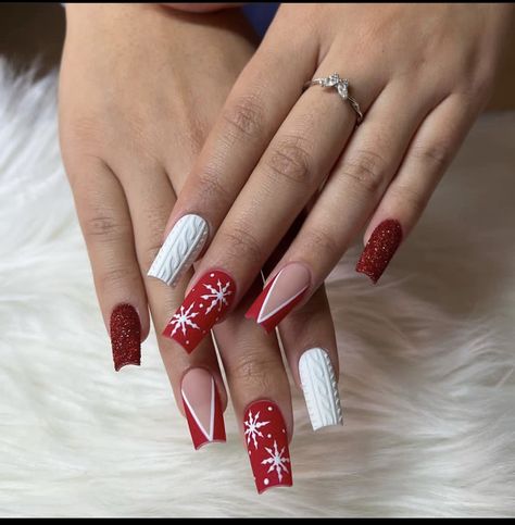 Simple Long Christmas Nails, Classy Christmas Nails Short Square, Christmas Nails Acrylic Short Square, Nails Acrylic Short Winter, Christmas Nails Ballerina, Christmas Nails Acrylic Short, Acrylics Aesthetic, Nails Acrylic Short Square, Christmas Nails Acrylic Coffin