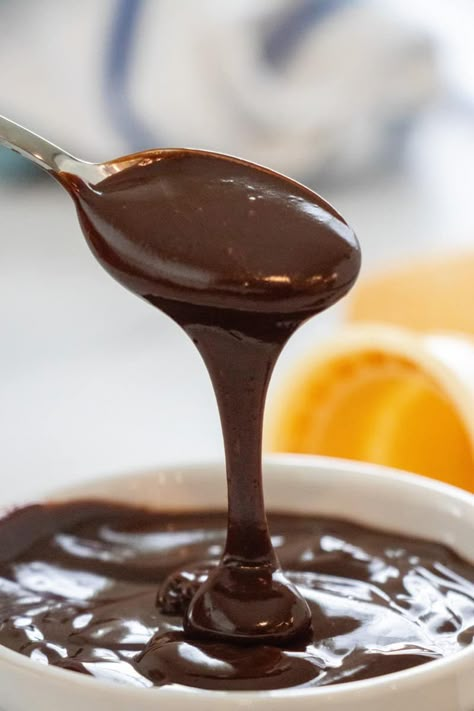 Old-Fashioned Hot Fudge Sauce Kenneth Temple, Chocolate Glaze Recipe, Ice Cream Sauce, Homemade Chocolate Ice Cream, Chocolate Sauce Recipes, Homemade Hot Fudge, Chocolate Fudge Sauce, Hot Fudge Sauce, Fudge Sauce