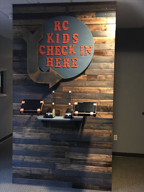 Church Check-in counter Church Guest Services Desk, Youth Group Info Table, Church Check In Station, Kids Ministry Check In, Student Decor, Children’s Church Room Design, Kids Check In Station Church, Kids Ministry Rooms, Youth Ministry Room