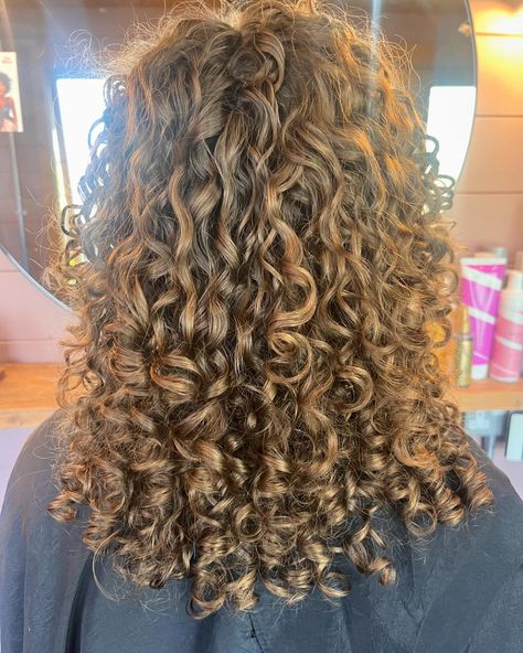 Loved creating this beautiful new shape for a new client who booked for her first curly cut. Her hair had a few holes and wedges in it from a previous wet cut (3a/b curls should be cut dry for no surprises!) so it was a good challenge to connect it all back up and get it looking healthy, full of volume and frizz free. One of my favourite routines is to use the @boucleme hydrating shampoo followed by the intensive moisture mask to really hydrate the hair. You can leave the mask on for up to 2... Curly Cut, Hydrating Shampoo, Cut Her Hair, Frizz Free, Fun Challenges, The Mask, Her Hair, My Favourite, Wedges