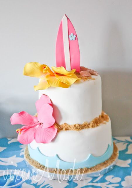 Surf birthday! Adding surf Barbie on too for Bella and REAL hibiscus. Hawain Party, Surfing Party, Summer Birthday Cake, Surf Cake, Surf Party, Beach Cakes, Tiered Cake, Luau Birthday