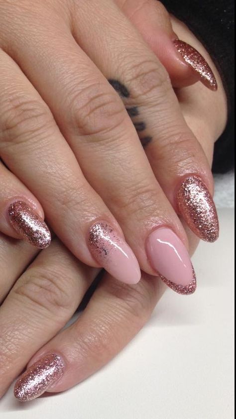 Rose Gold Nails Acrylic Almond, Rose Gold Nails Almond Shape, Gold Nails Acrylic Almond, Gold Almond Shaped Nails, Gold Nails Almond Shape, Gold Nails Almond, Gold Nails Acrylic, Rose Gold Nails Acrylic, Nails Acrylic Almond