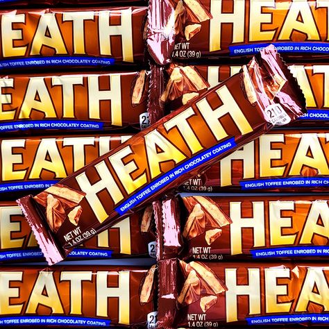 🍫 NEW Heath Chocolate Bars -  delicious English toffee with Almonds, enrobed in a rich milk chocolate coating! Similar to a Daim Bar. 🤩 Daim Bar, Heath Candy, American Candy, English Toffee, Butter Toffee, Boo Basket, Chocolate Coating, Chocolate Bars, Milk Chocolate