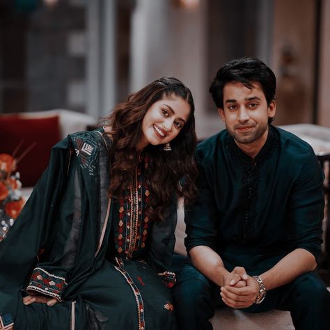 Bilal Abbas, Girly Dp, Sajal Ali, Hiding Face, Classy Couple, Beauty Lipstick, Photo Poses For Couples, Pakistani Actress, Casual Clothes